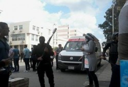 بالصور..اقتحام أمن الانقلاب جامعة المنصورة من جميع البوابات بعد دقائق من بدء فاعلية طلابية