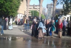 سقطة أخلاقية جديدة لكلاب السيسي : أمن الانقلاب يتحرش بطالبات جامعة الأزهر