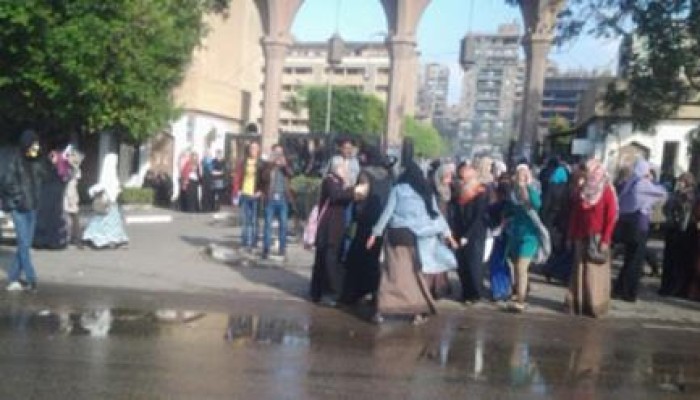سقطة أخلاقية جديدة لكلاب السيسي : أمن الانقلاب يتحرش بطالبات جامعة الأزهر