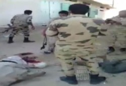 بالفيديو .. شاهد بشعة.. "شبيحة السيسي" يعذبون أهالي سيناء