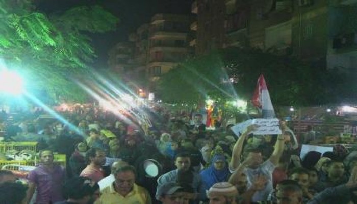 بالصور .. مسيرة ليلية حاشدة لثوار المعادي وسط تفاعل كبير من الأهالي