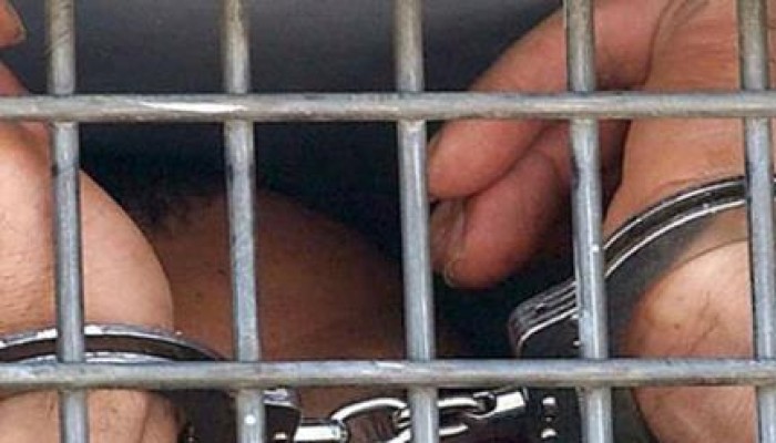 الانقلاب يعتقل 4 طلاب ويفصل طالبة بآداب المنوفية عامًا كاملاً