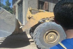 بالصور . . أسيوط : الانقلاب يزيل منازل الفقراء بفرشوط وسط صراخات الأهالي