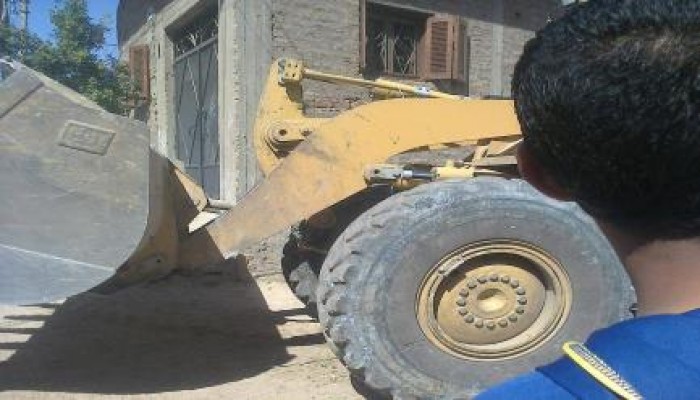 بالصور . . أسيوط : الانقلاب يزيل منازل الفقراء بفرشوط وسط صراخات الأهالي