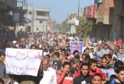مسقط رأس الرئيس مرسي يتظاهرون رفضًا لتهجير أهالي سيناء