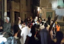 الفيوم:أهالي العجميين يستكملون فعاليات جمعة " العسكر يبيع سيناء"