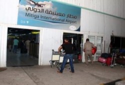 ليبيا ترد على دعم قائد الانقلاب لـ"حفتر" بترحيل مئات العمال المصريين