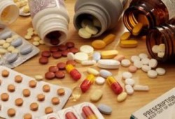 ضبط ضابط شرطة بحوزته أكثر من ألف قرص مخدر