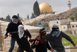 قانون صهيونى يعاقب راشقي الحجارة من الفلسطينيين بالسجن 10 سنوات