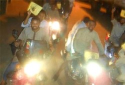 مسيرة دراجات بخارية بدمياط تهتف بالقصاص من السفاح وأعوانه