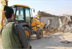 الاحتلال يهدم منازل عمرها أكثر من 100 عام بالضفة