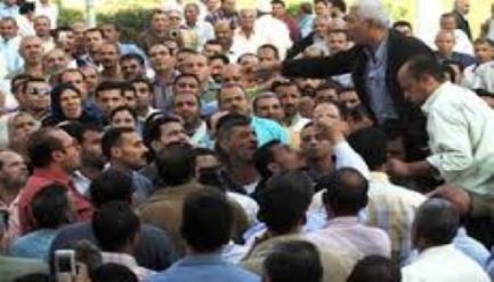 السويس.. عمال "المصرية للأسمدة " يواصلون إضرابهم