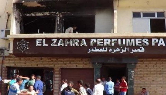 نحس السيسي: حريق ببازار سياحي بالكرنك