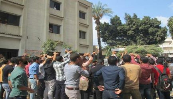 بالصور .. جامعة بني سويف تنتفض بمسيرة حاشدة تضامناً مع الأساتذة والطلاب المفصولين