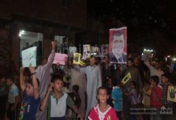 ثوار قرية عبد الصمد بشمال الجيزة ييتظاهرون تضامنا مع أهالى سيناء