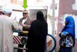 حرق منزل مخبر أمن دولة ونجله ببني سويف تنديداً بإستمرار اعتقال فتاتين