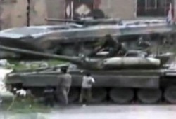 قوات الأسد تستخدم الأطفال كدروع بشرية في اقتحام القرى