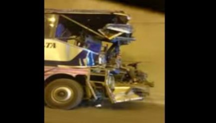 نشطاء يتداولون مقطع لأتوبيس حكومي يسير بدون "الربع الأمامي"