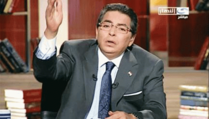 بالفيديو .. الانقلابي محمود سعد يعترف : "بيقولولنا بلاش تتكلموا اليومين دول في السياسة"