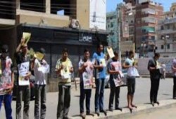 الغربية.. سلسلة بشرية بالسنطة في ختام فعاليات "العسكر يبيع سيناء"