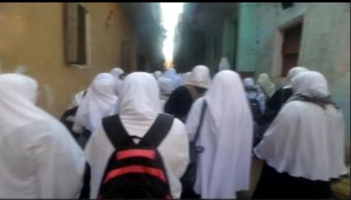 بالفيديو.. طالبات المنصورية ينتفضن رفضا لجرائم العسكر