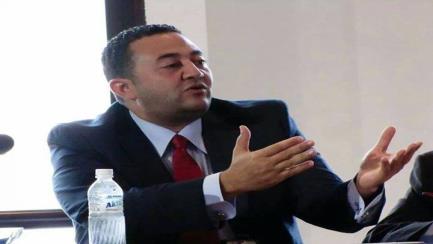 "عبد الهادي" يهنئ ثوار ليبيا بحل برلمان "حفتر"