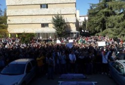 وقفة طلابية في "الجامعة الأردنية" تنديدًا بانتهاكات الاحتلال الإسرائيلي في المسجد الأقصى