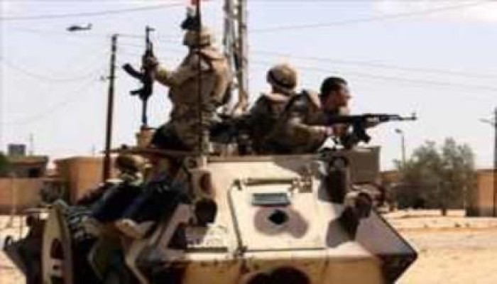 إصابة 4 جنود في انقلاب مدرعة قرب رفح بشمال سيناء