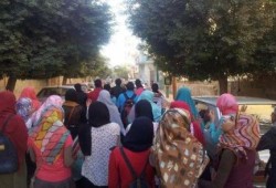 تظاهرة لطلاب ثانوي بمدينة بني سويف تستنكر حادث البحيرة
