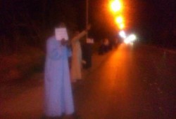 أسوان: سلسلة بشرية ليلية على طريق إدفو الزراعى منددة بحكم العسكر