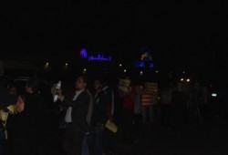 القاهرة: سلسلة بشرية ليلية أمام كارفور المعادي ضمن أسبوع "قاموا الظلم"