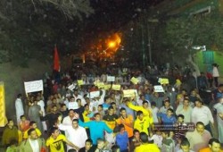 العائلات تنضم لمسيرة الشرعية بمنشية رضوان ردا على اعتقال 12 من ابناء القرية