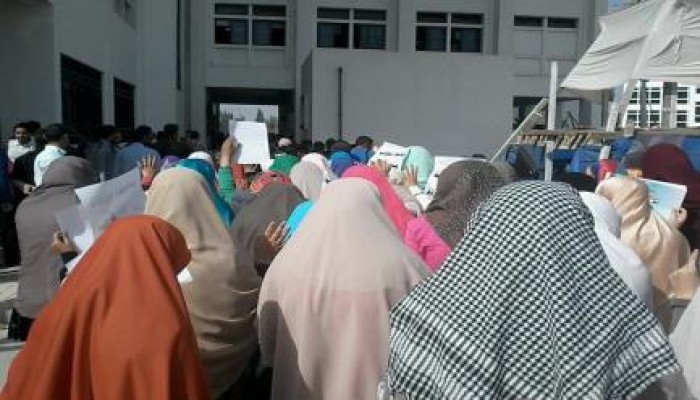 "طلاب ضد الانقلاب" بجامعة دمنهور يتظاهرون احتجاجا على خطف "فالكون" للطلاب
