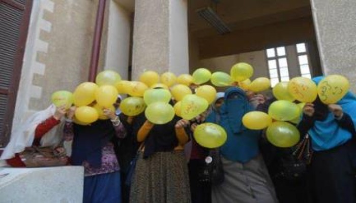 طالبات "دراسات دمنهور" تواصل حملة التعريف بالحرائر المعتقلات