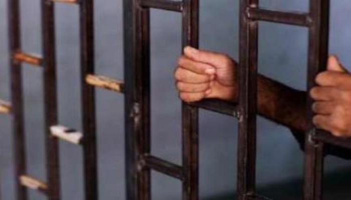 أسرة أيمن فاروق: نريد أن نعرف مكانه ونطمئن عليه
