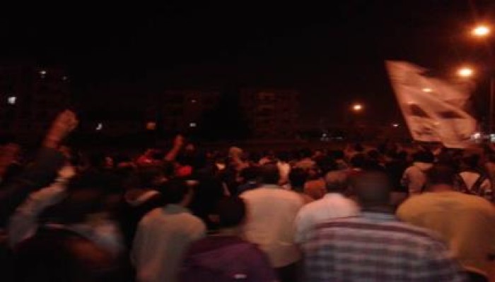 مسيرة ليلية بالسادات تدعو الثوار للتوحد لإسقاط الإنقلاب