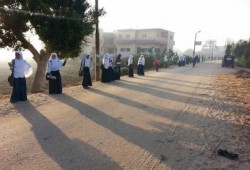 الشرقية: سلاسل بشرية لطلاب المدارس بكفر حافظ رفضا لحكم العسكر