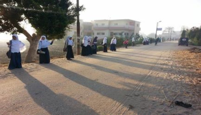 الشرقية: سلاسل بشرية لطلاب المدارس بكفر حافظ رفضا لحكم العسكر