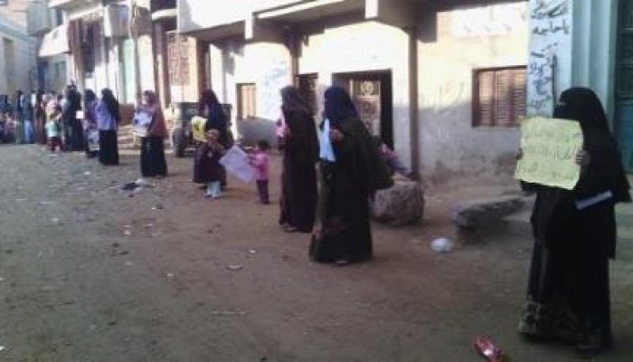 الفيوم: حرائر سنوفر ينددن بحملات الاعتقالات العشوائية بسلسلة صباحية