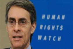 كينيث روث: اعتقال طالب بسبب رواية (1984) في مصر جعل الخيال واقعًا