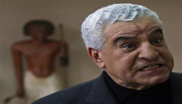 حبس6 مصريين و3ألمان لتهريب خرطوش الملك خوفو وإحالة زاهى حواس للنيابة