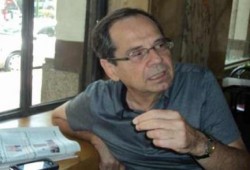 الانقلاب يفرج عن مدير صحفية " لوموند" الفرنسية