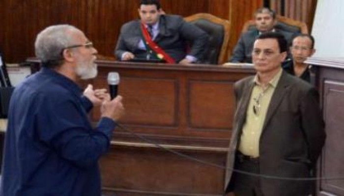 تأجيل المحاكمة الهزلية لقيادات الإخوان في أحداث “الإرشاد” إلى 18 نوفمبر