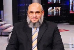 قوات الانقلاب تقتحم منزل د.خالد سعيد وتفشل في اعتقاله