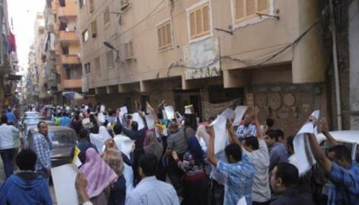 الإسكندرية : الشباب يتصدون لأمن الإنقلاب بمسيرة سيدي بشر بالألعاب النارية والحجارة