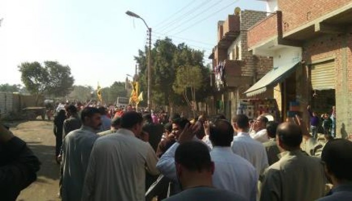 بنى سويف: اشمنت تهتف ضد العسكر: عودوا الي ثكناتكم