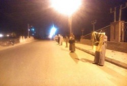 أسوان: سلسله بشريه على طريق ادفو الرمادى رفضا لحكم العسكر