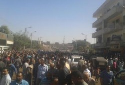 الآلاف بقنا يشيعون "أبو بكر القاضي" شهيد الشرعية