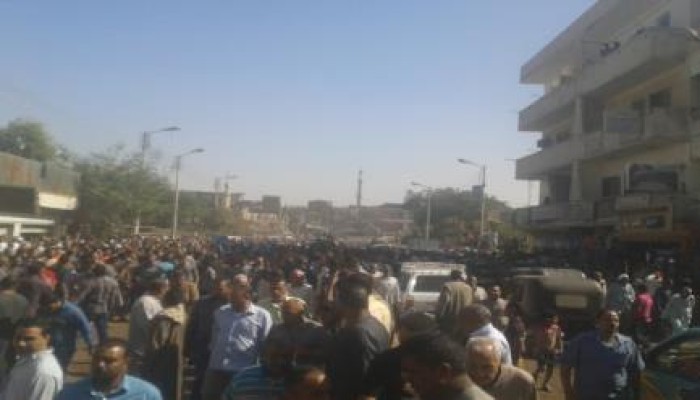الآلاف بقنا يشيعون "أبو بكر القاضي" شهيد الشرعية