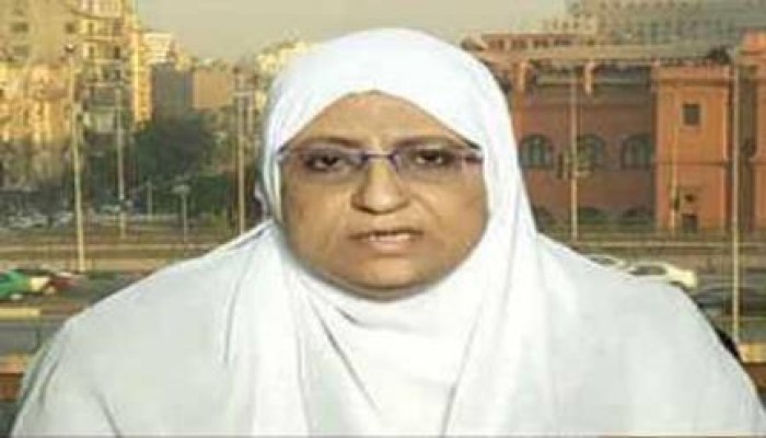 هدى عبد المنعم: مرفت التلاوي تؤيد القمع ولا تمثل المصريات